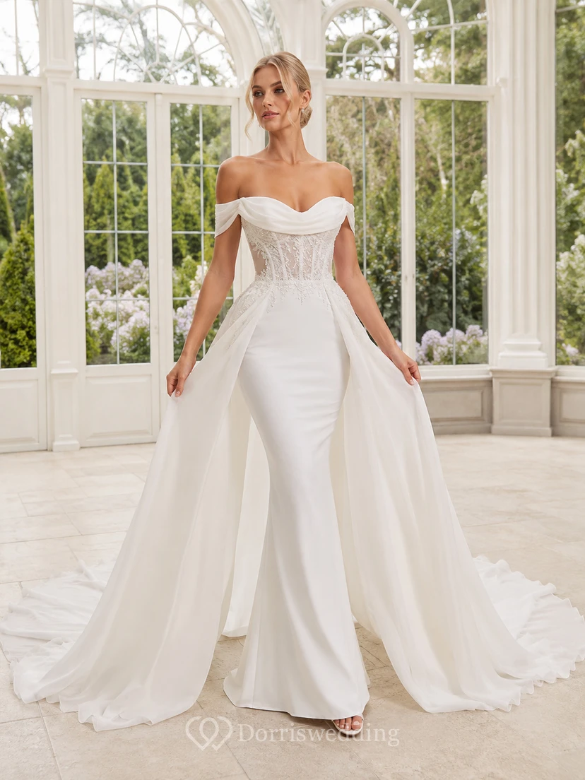 Combinaison-pantalon en satin à épaules dénudées et manches courtes avec cape, robe de mariée moderne avec traîne chapelle