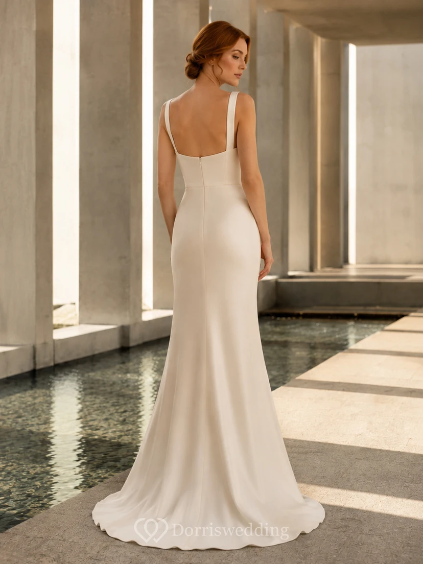 Robe de mariée moderne en crêpe champagne à col carré et coupe fourreau view 2