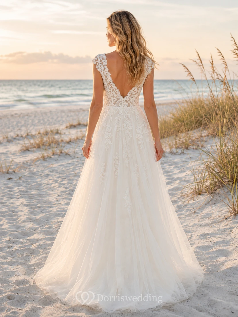 Vintage Brautkleid im Küstenstil mit V-Ausschnitt, A-Linie und Spitze view 2