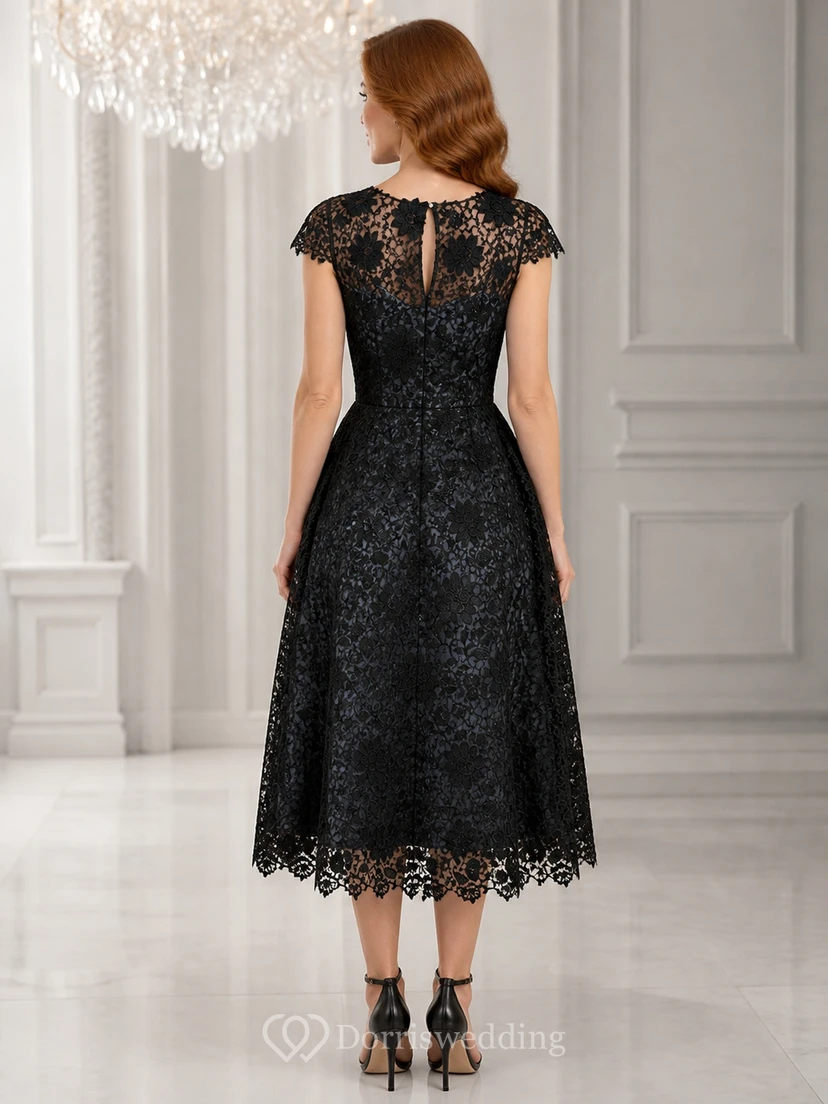 Robe de mère noire modeste vintage à manches courtes en dentelle bateau et manches courtes, longueur thé view 2