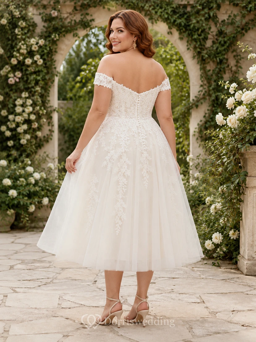 Vestido de novia de talla grande, largo hasta la rodilla, con hombros descubiertos, encaje y tul, corte en A, estilo jardín. view 2