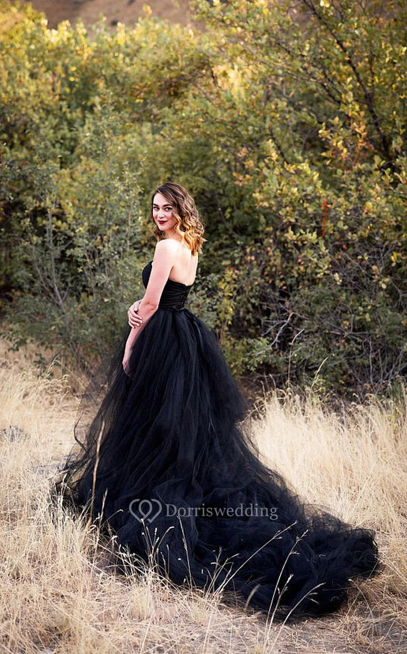 Robe bustier noire en tulle gothique simple avec traîne courte view 2
