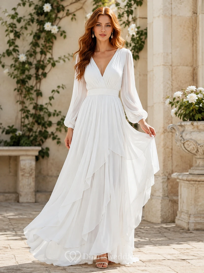 Robe de mariée bohème en mousseline drapée, col en V, manches bouffantes, coupe trapèze, style champêtre romantique