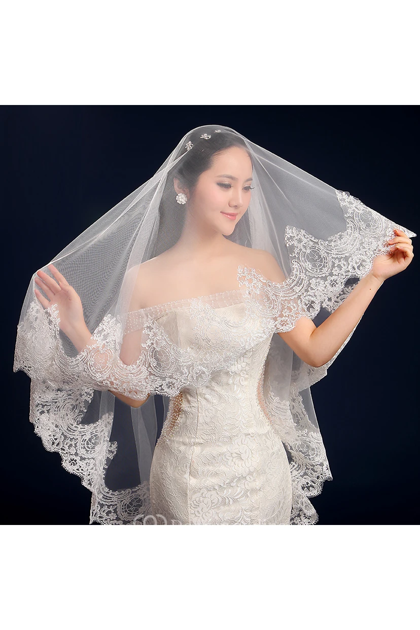 Korean Style Cathedral Wedding Veil with Exquisite Lace Edge view 4