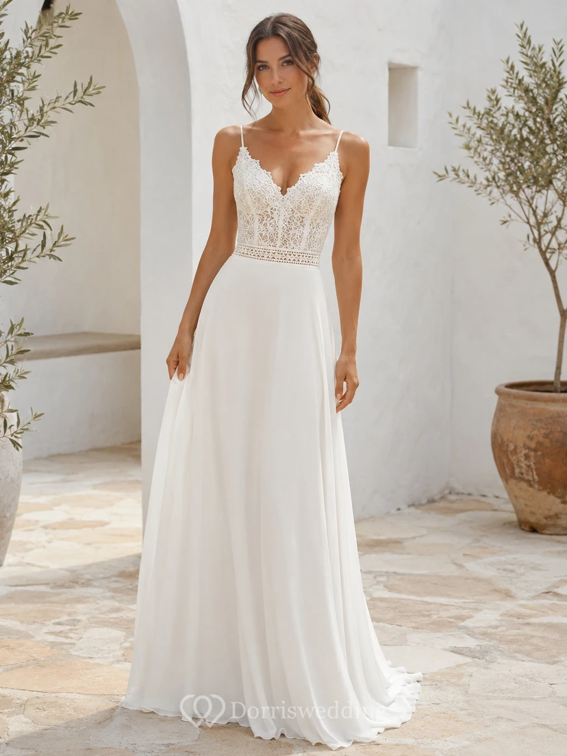 Robe de mariée bohème à bretelles spaghetti, col en V, coupe empire, dentelle, mousseline, jupe trapèze, traîne et dos nu