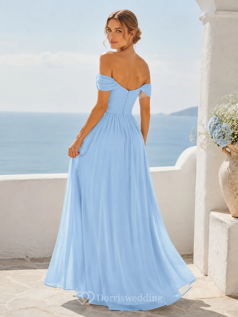 Vestido de maternidad azul cielo de gasa con mangas cortas, escote Bardot y corte en A, largo hasta el suelo. view 2