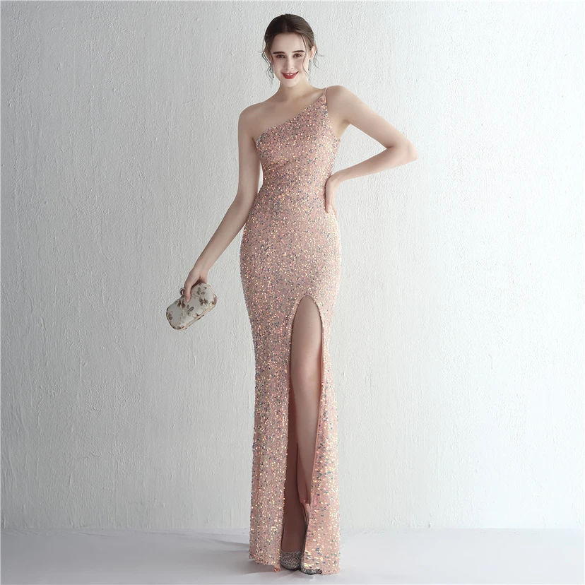 Handgefertigter Paillettenrock mit One-Shoulder-Schnitt, elegant für festliche Anlässe und Galas, mit Schlitz und Meerjungfrauenschnitt. view 58