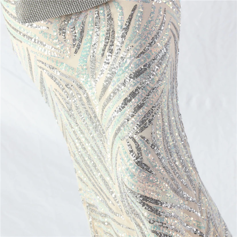 Robe de soirée haut de gamme à sequins, ornée d'un gilet à taille en arêtes de poisson et de plumes d'autruche. view 49