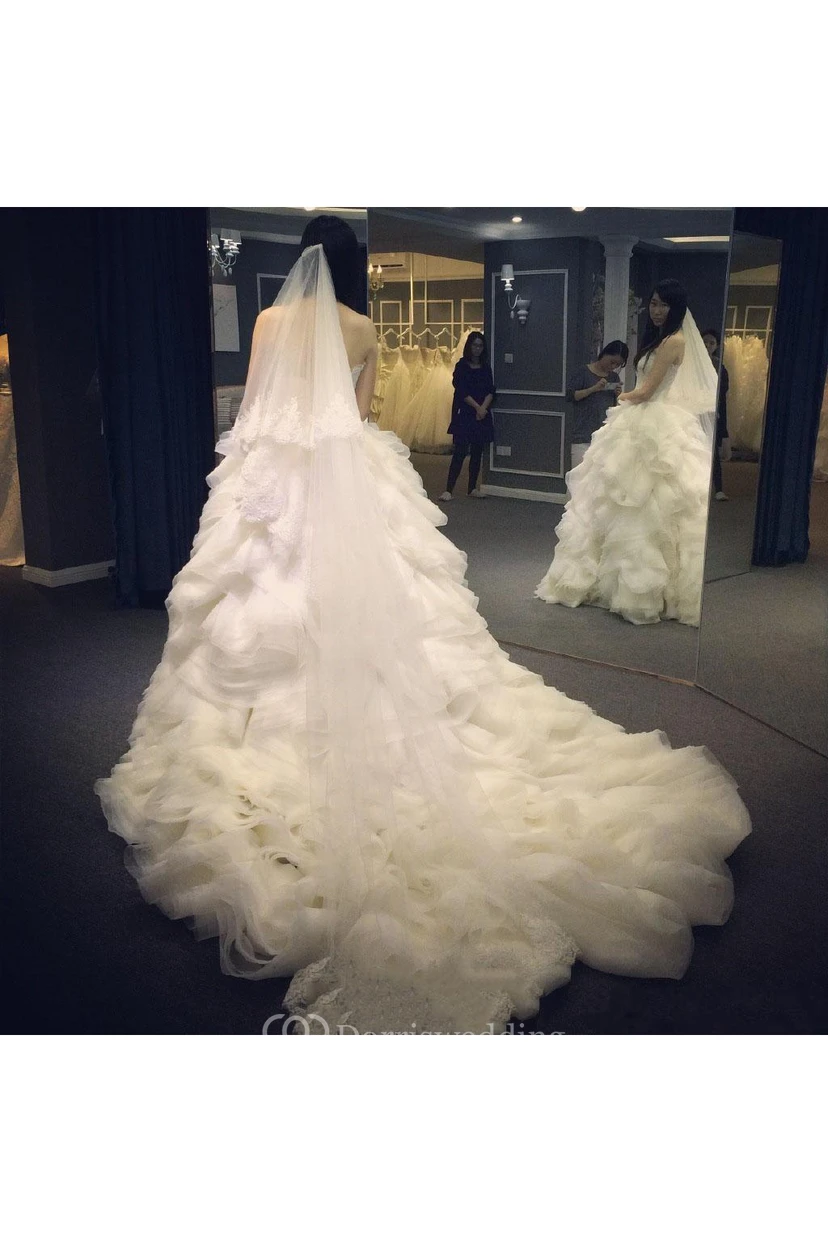 Elegant Ruffles Appliques Beadings Tulle Wedding Dress Spaghetti Strap view 4