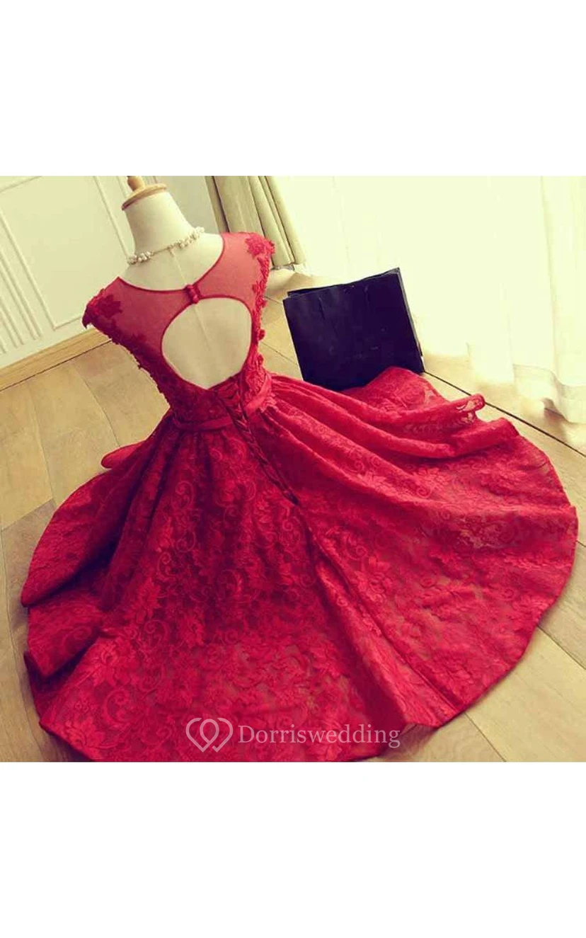 Elegantes A-Linien-Kleid mit kurzen Ärmeln, kurzem Rücken und Spitzenapplikationen, knielang view 2