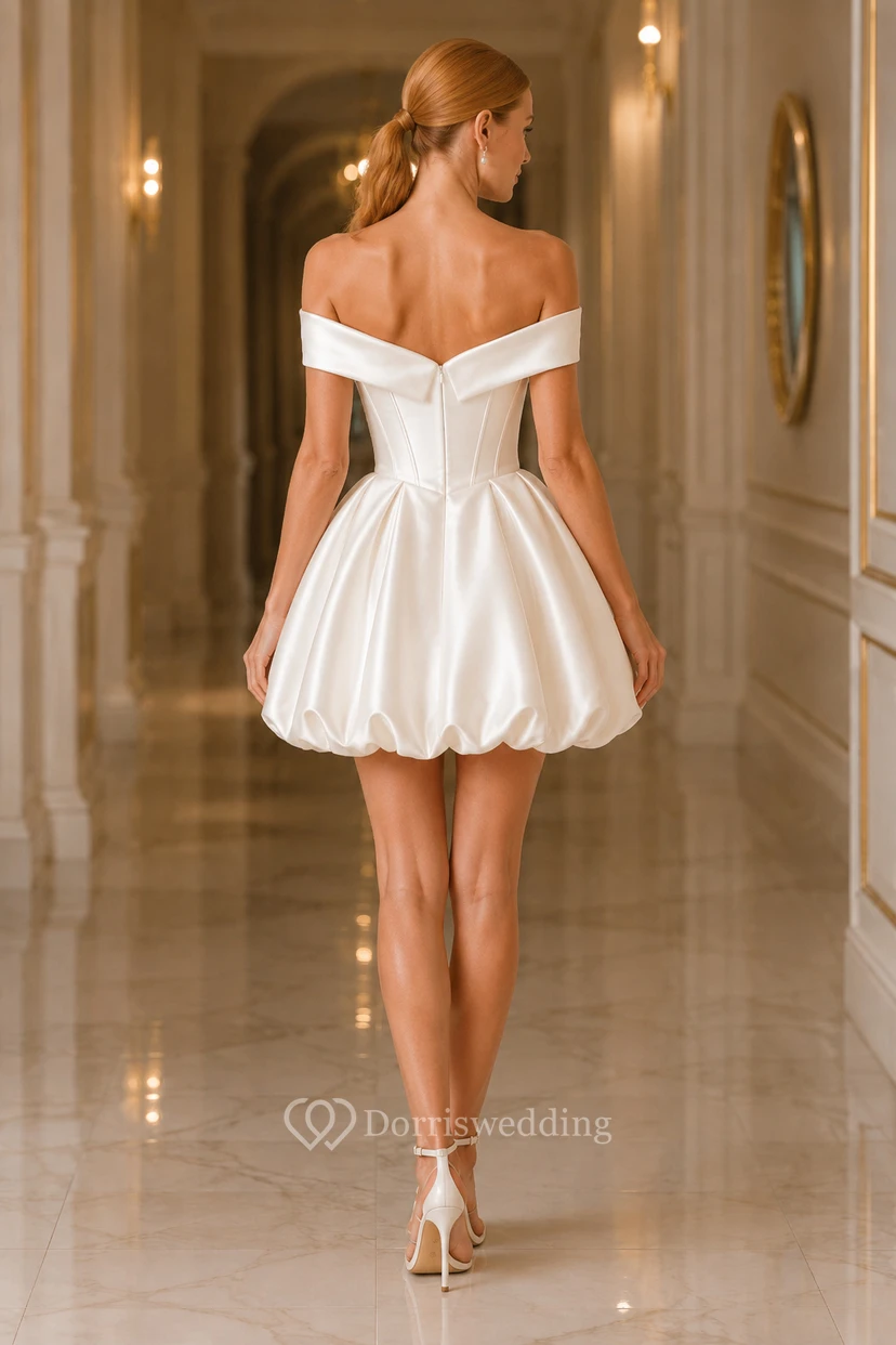 Robe de mariée courte blanche en satin à épaules dénudées et coupe trapèze bouffante view 2