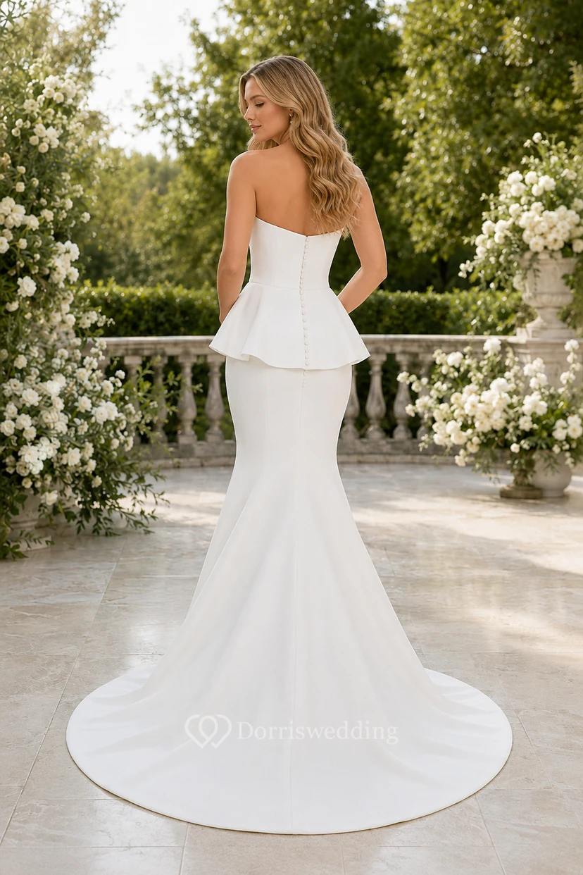Trägerloses Meerjungfrauen-Brautkleid aus Satin mit Schößchen und Schleppe view 2