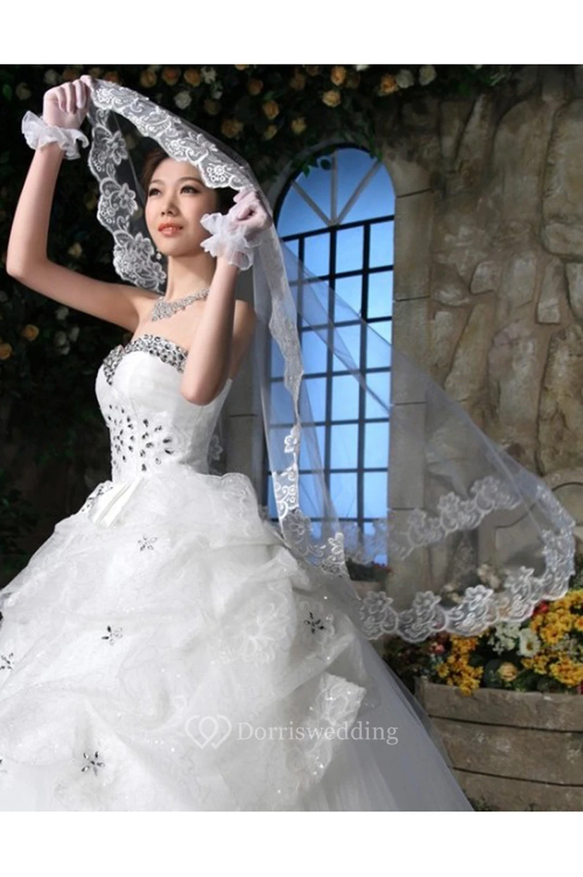 Lace Applique Fingertip Soft Tulle Bridal Veil view 3