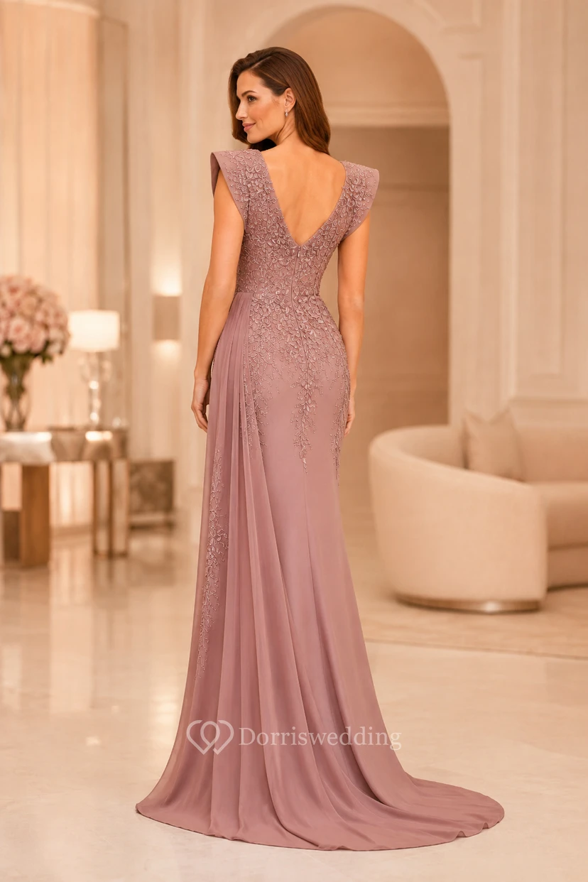Robe de soirée sirène en dentelle rose poudré à manches courtes, dos nu en V et traîne. view 2