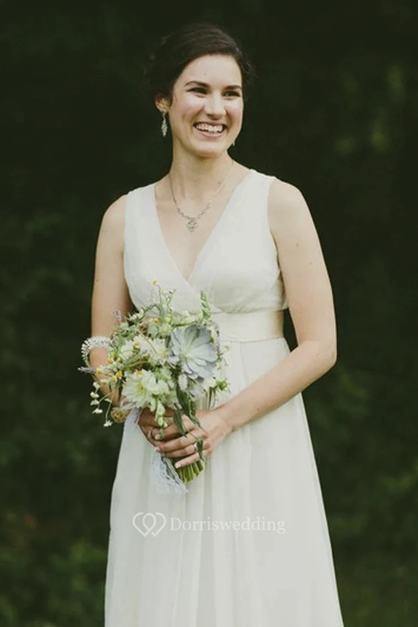 Ärmelloses Empire-Brautkleid aus Chiffon mit gekreuzten Trägern und tiefem V-Ausschnitt am Rücken view 4