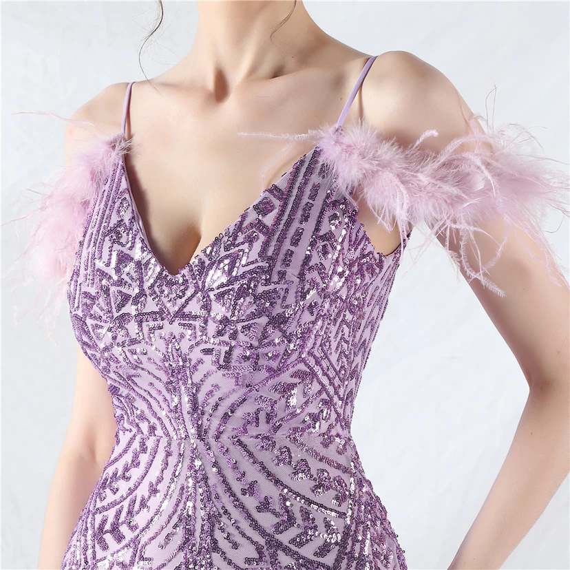 Robe de soirée haut de gamme ornée de perles florales et de plumes d'autruche. view 38