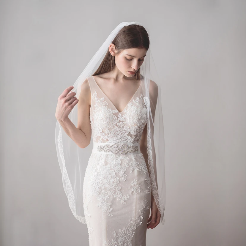 Single Tier Tulle Fingertip Veil with Lace Trim view 4