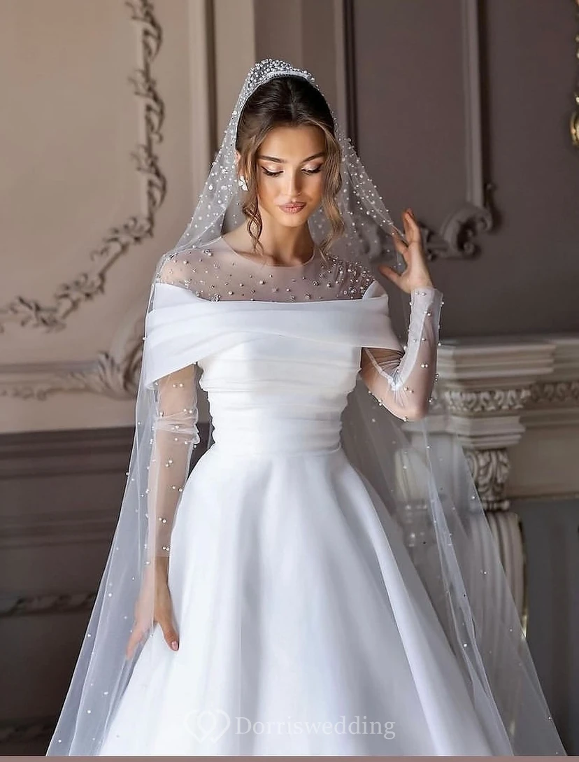 Robe de bal à épaules dénudées avec manches illusion ornées de perles view 5