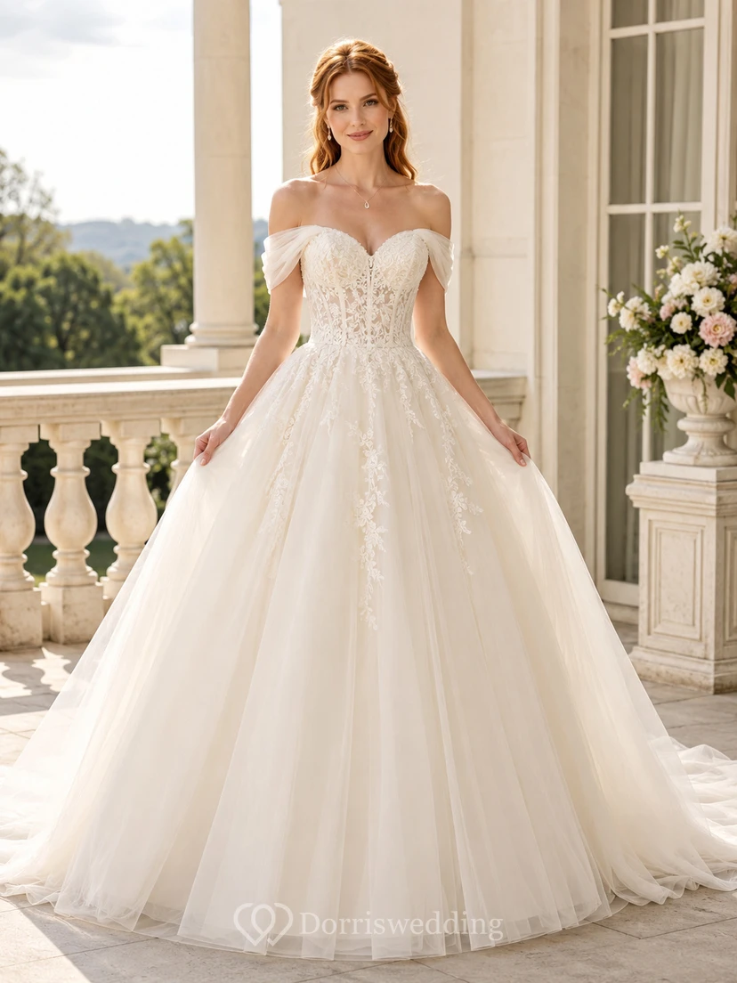 Robe de mariée princesse en dentelle à épaules dénudées et traîne chapelle, bustier cœur, tulle