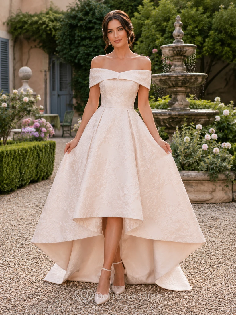 Schulterfreies Satin-Hochzeitskleid im Retro-Stil mit asymmetrischem Saum und tiefem Bein