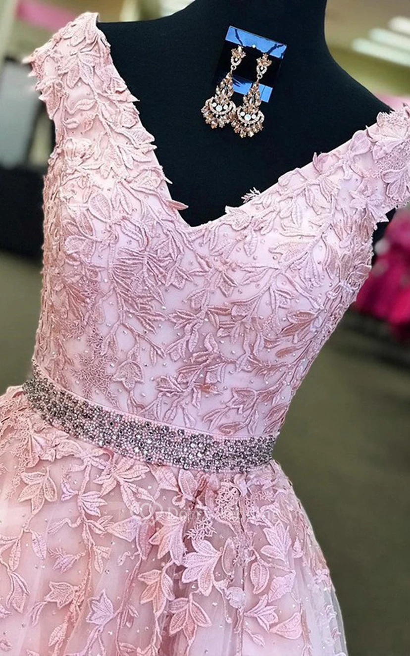 Robe de soirée adorable en tulle, coupe trapèze, sans manches, longueur au sol, ornée d'appliqués view 2