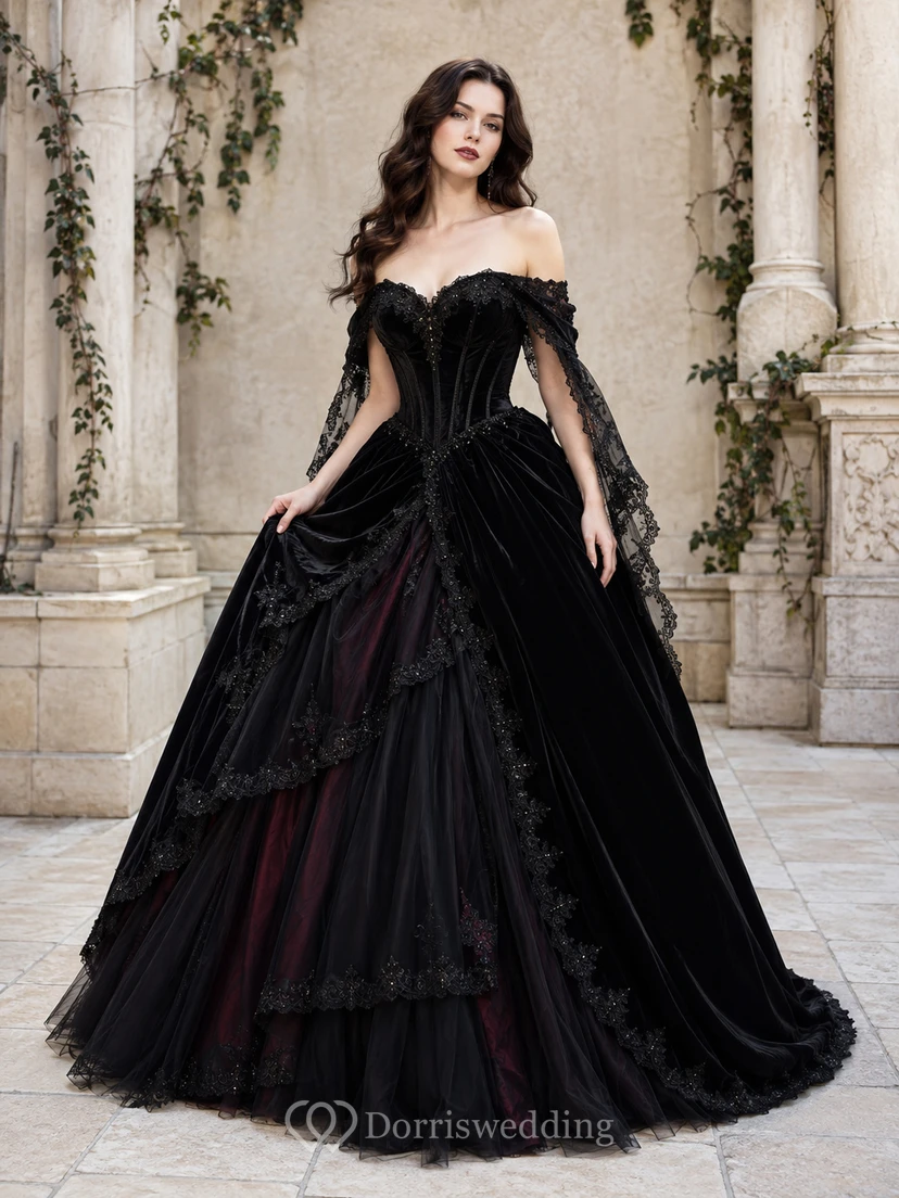 Schwarzes gotisches schulterfreies Samt-Spitzen-Ballkleid mit Glockenärmeln und Stufenrock