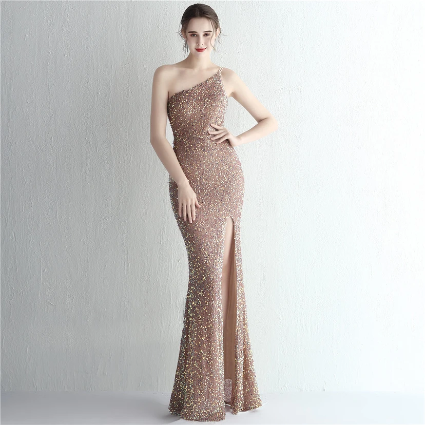 Handgefertigter Paillettenrock mit One-Shoulder-Schnitt, elegant für festliche Anlässe und Galas, mit Schlitz und Meerjungfrauenschnitt. view 32