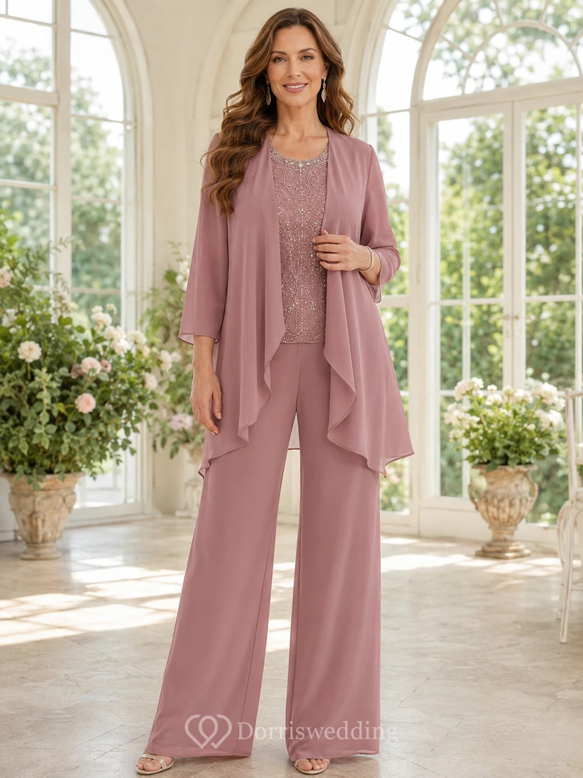 Luxuriöser, perlenbesetzter Hosenanzug mit weitem Bein und Wasserfall-Chiffonjacke sowie Dreiviertelärmeln in Altrosa für die Mutter der Braut