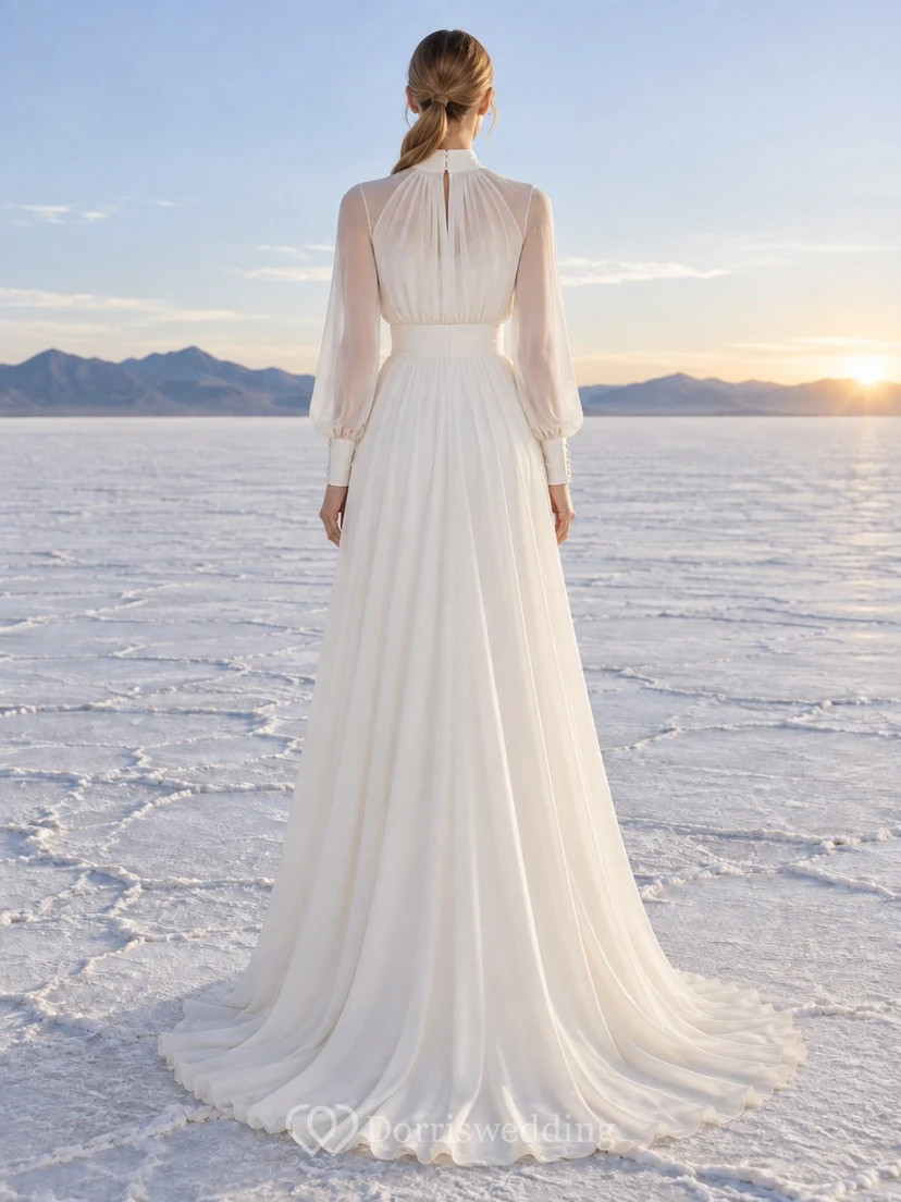 Vestido de novia sencillo de gasa lisa, corte A, manga larga, cuello alto y largo hasta el suelo view 2