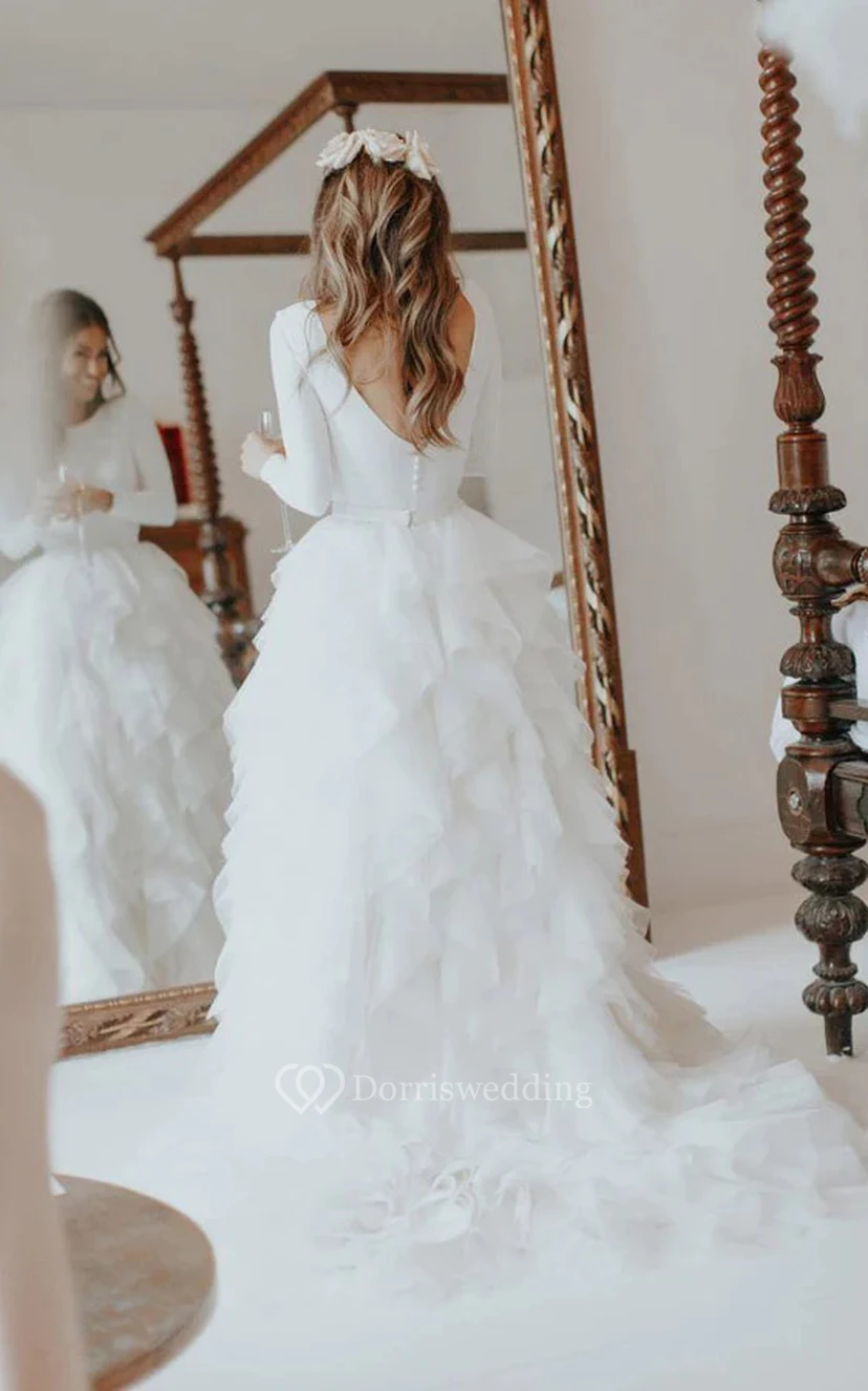 Vintage-Brautkleid mit Rundhalsausschnitt, langen Ärmeln, Empire-Stil, mehrlagigem Rüschenbesatz und tiefem V-Ausschnitt am Rücken view 3