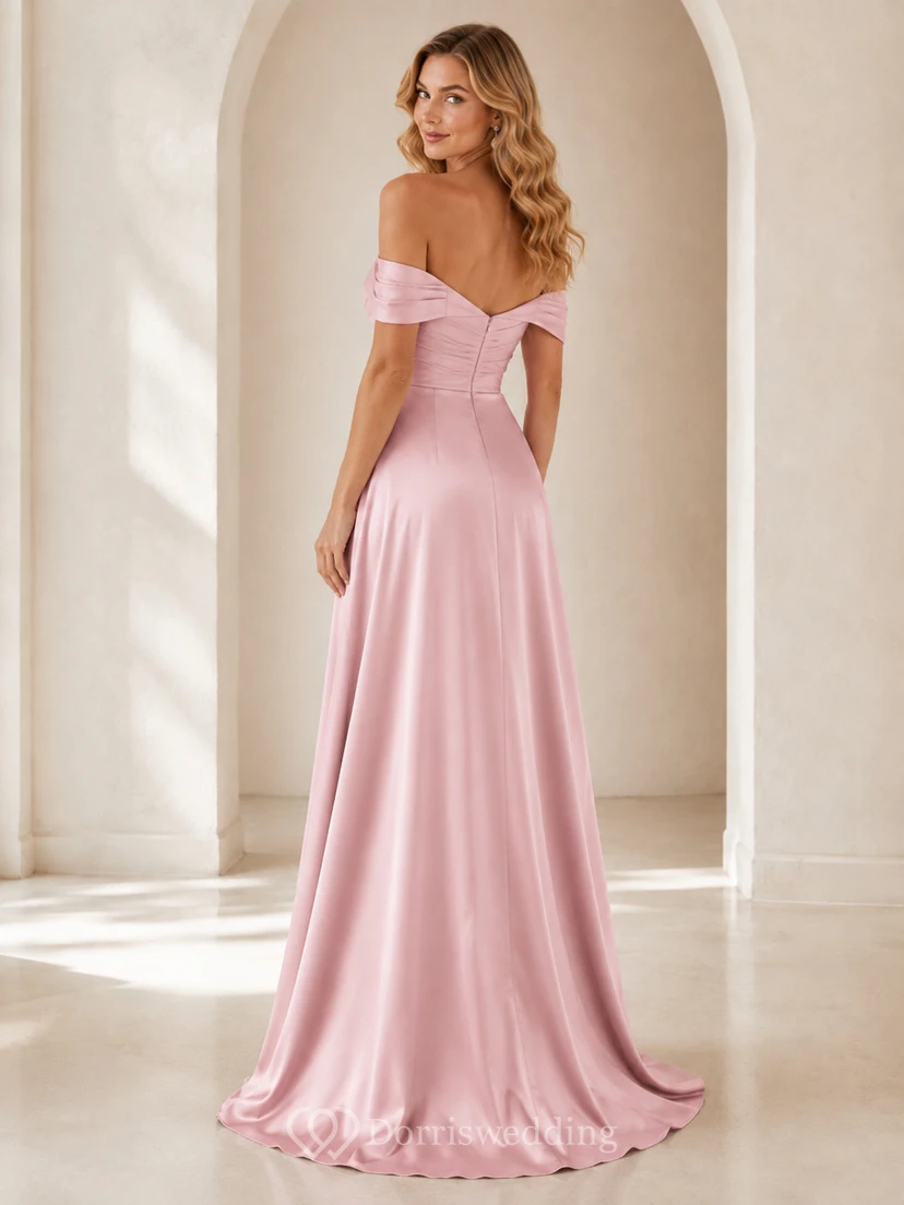 Vestido de noche largo hasta el suelo, de satén color rosa empolvado, con escote corazón, abertura lateral y pliegues. view 2