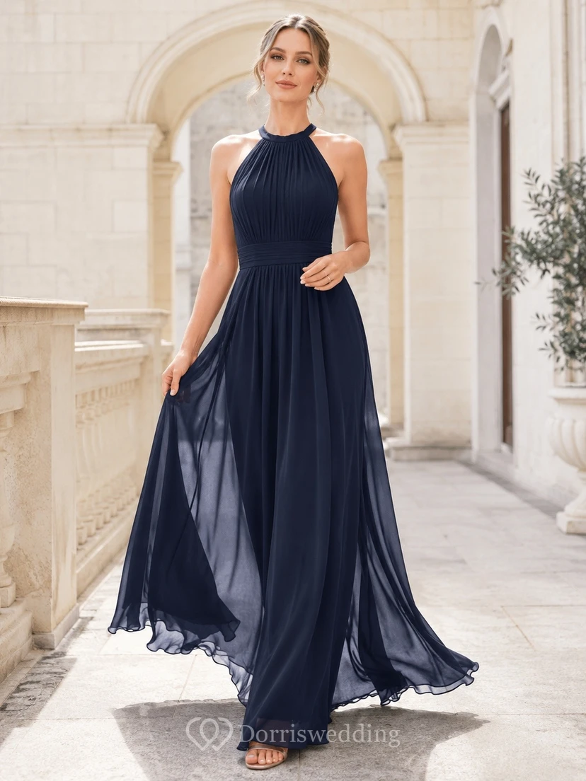 Vestido de noche moderno de gasa azul marino oscuro, sin mangas, con escote halter y corte en A, largo hasta el suelo.