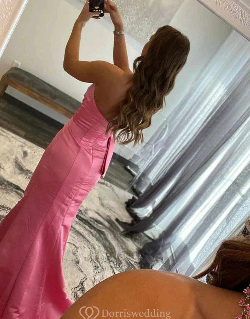 Schlichtes Kleid aus Satin mit gekreuzten Rüschen vorne, Schlitz und Schleife view 5