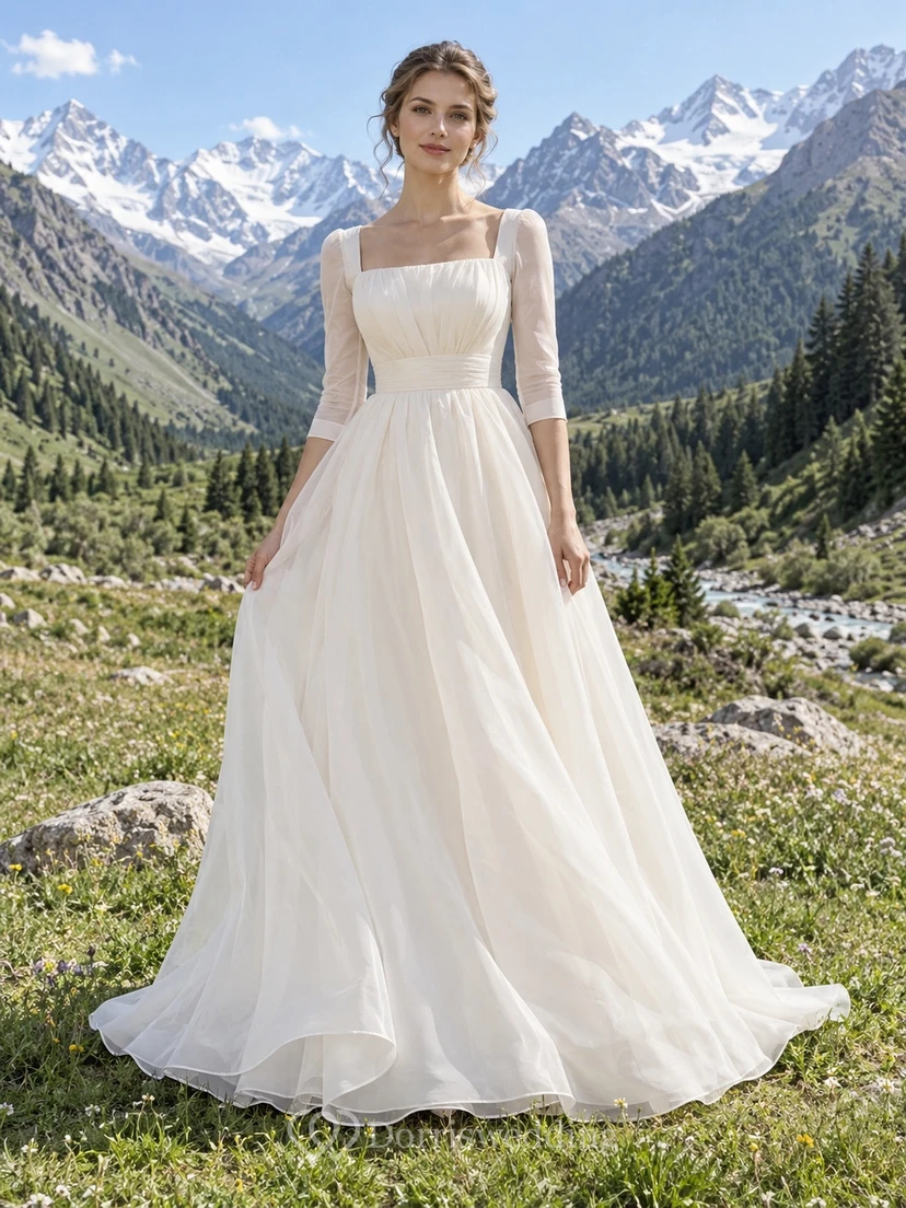 Vestido de novia sencillo de organza con escote cuadrado y mangas tres cuartos