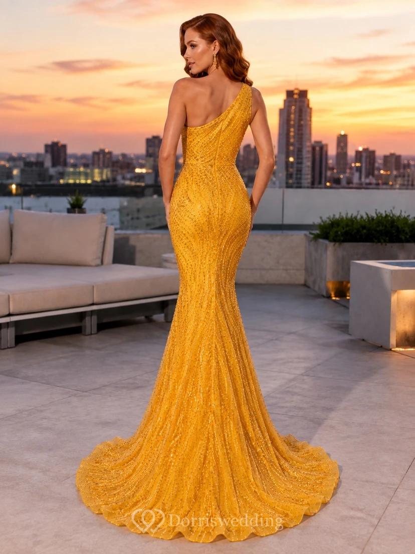 Goldfarbenes Pailletten-Abendkleid im Meerjungfrauenstil mit One-Shoulder-Ausschnitt und Drapierung, bodenlang view 2