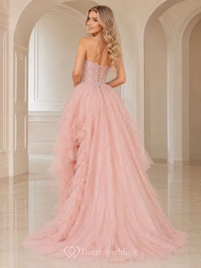 Robe de soirée rose poudré luxueuse, asymétrique et bustier, en tulle pailleté à volants, pour les 16 ans. view 2