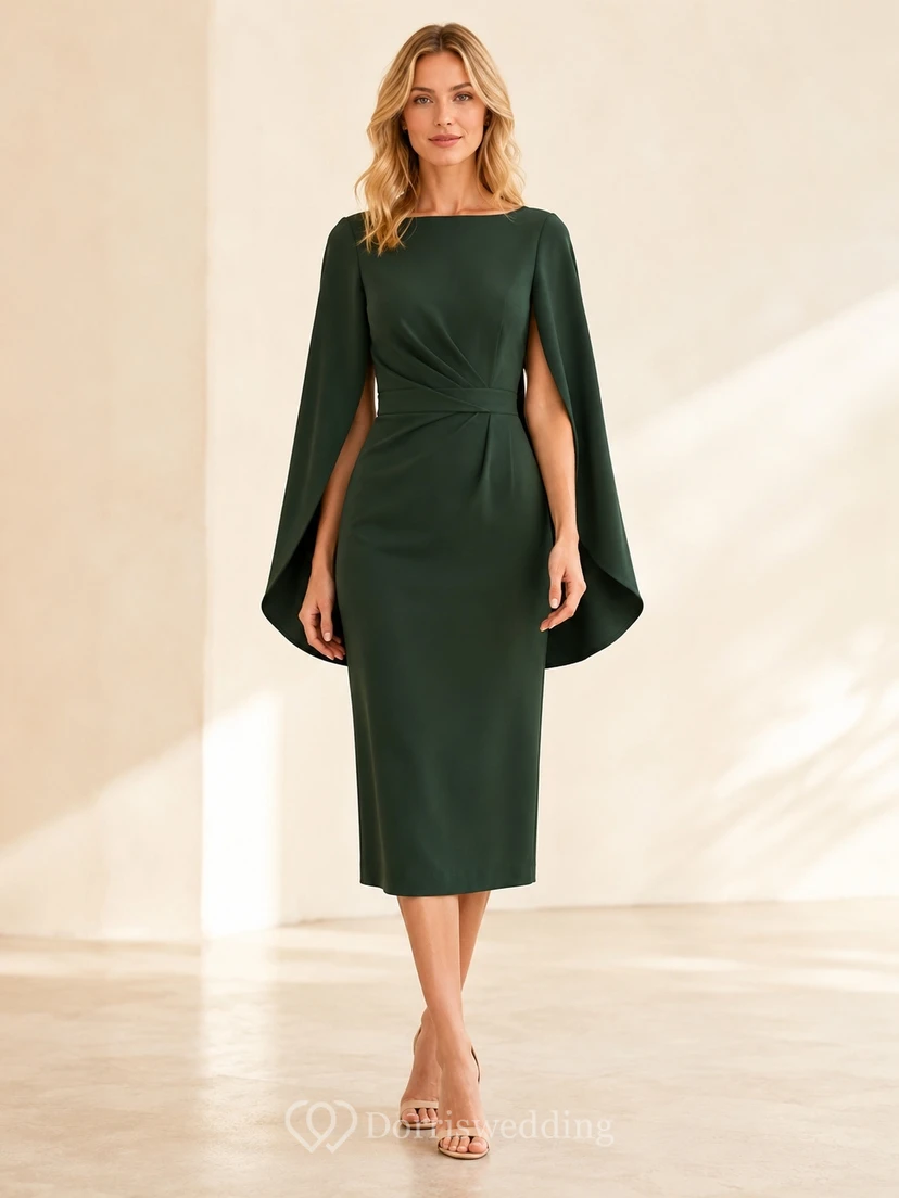 Robe de bal midi en crêpe vert forêt, encolure bateau, manches cape, taille cintrée et jupe fourreau