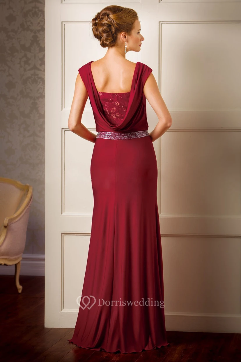 Kleid für die Mutter der Braut mit kurzen Ärmeln, Pailletten und Drapierung view 2