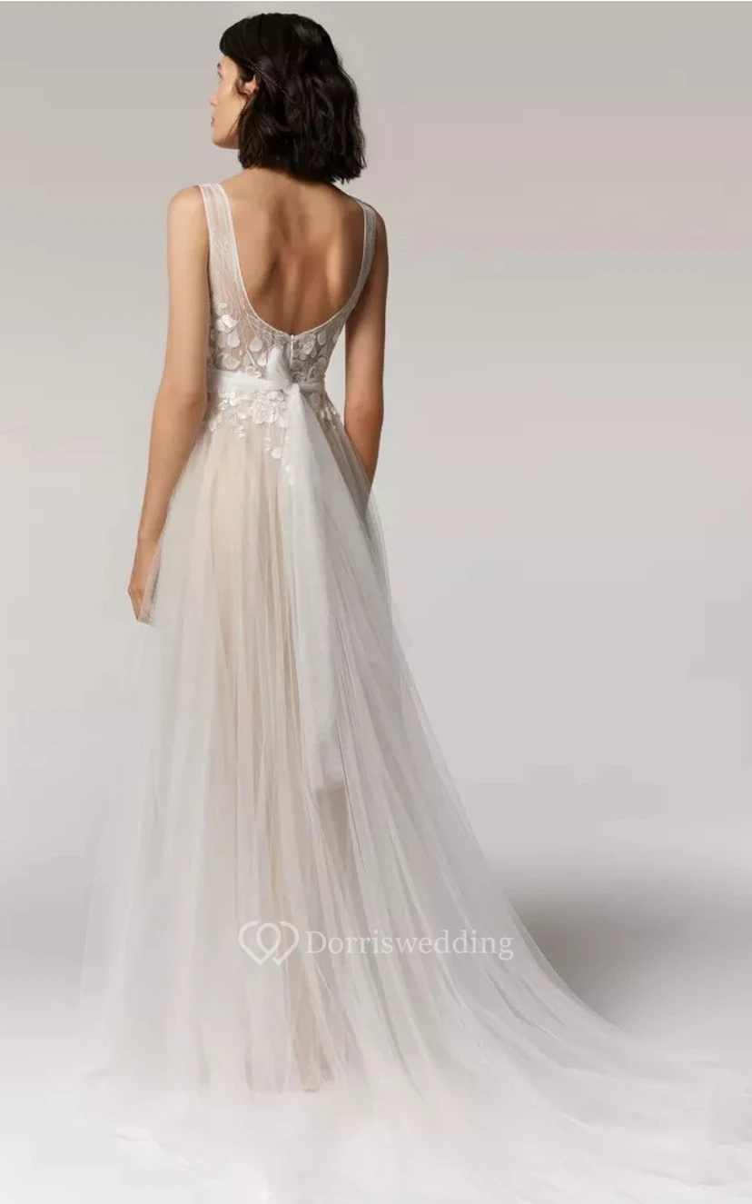 Elegantes A-Linien-Brautkleid aus Tüll mit U-Boot-Ausschnitt, offenem Rücken und Applikationen view 2