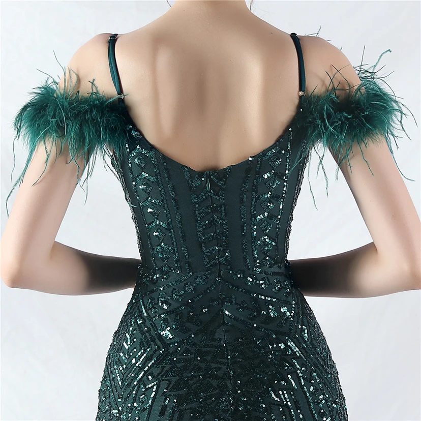 Robe de soirée haut de gamme ornée de perles florales et de plumes d'autruche. view 46