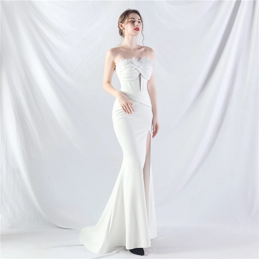 Fischgrätmusterweste, tailliertes Satinkleid mit Faltenwurf, handgefertigtes High-End-Abendkleid mit Straußenfedern view 50