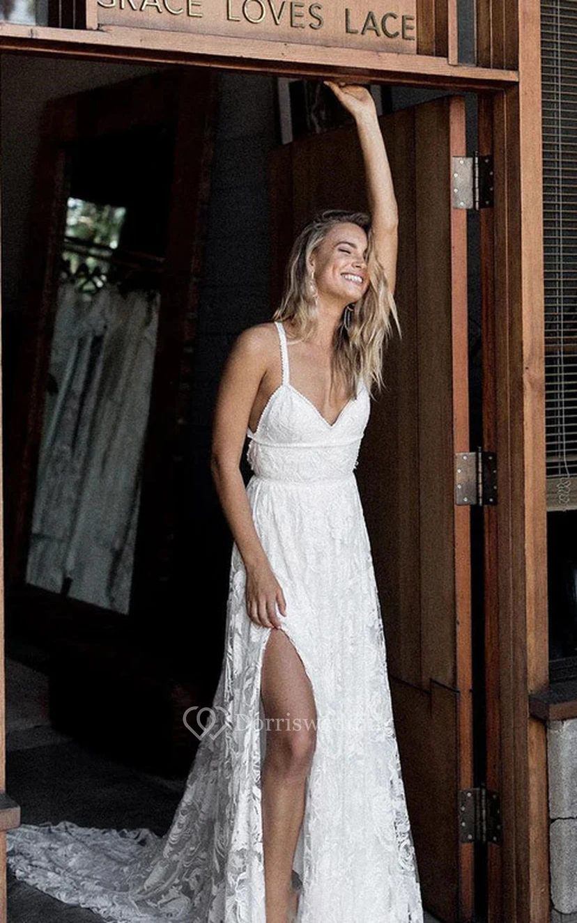 Robe de mariée sexy à bretelles spaghetti et fente sur le devant, sans manches et dentelle. view 3