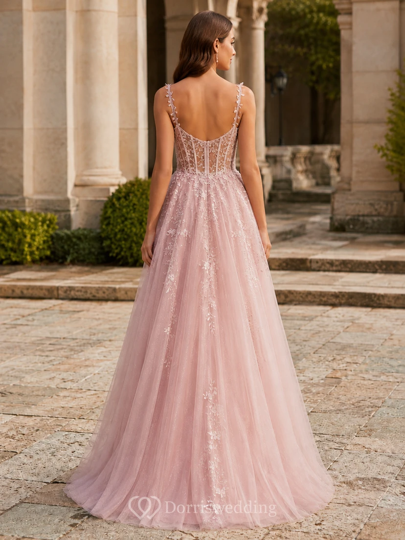 Vestido de fiesta de tul con escote corazón y corte en A, con apliques. view 2