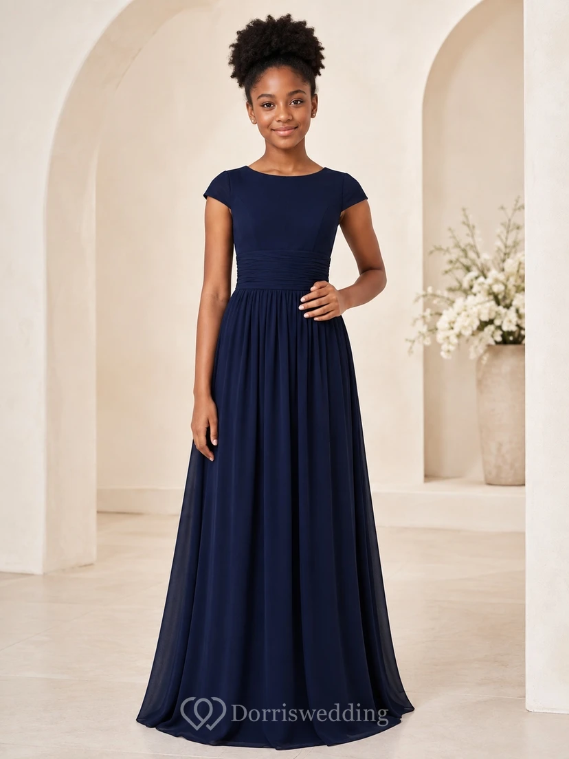 Dunkelblaues Brautjungfernkleid im A-Linien-Stil mit juwelenbesetzten, kurzen Ärmeln, Chiffon und geraffter Taille – elegant