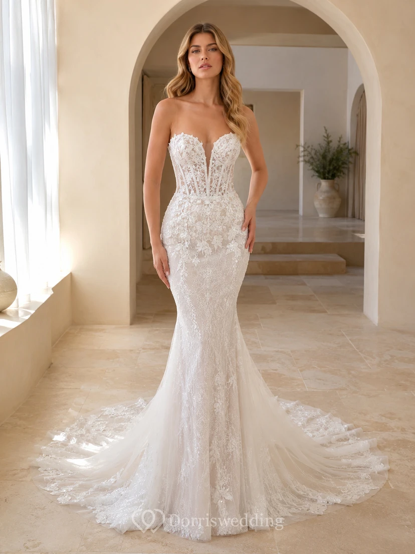 Trägerloses Brautkleid mit Herzausschnitt, floraler Spitze, Meerjungfrauen-Illusion und Kapellenschleppe