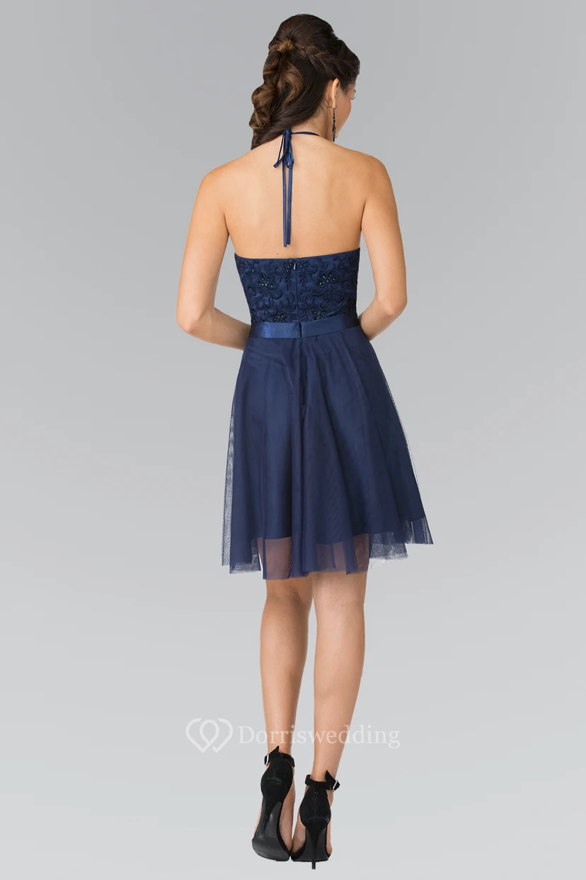 Robe trapèze mini dos nu sans manches en tulle et satin brodée view 2
