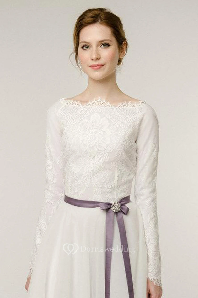 Robe de mariée en tulle naturel à manches longues view 3