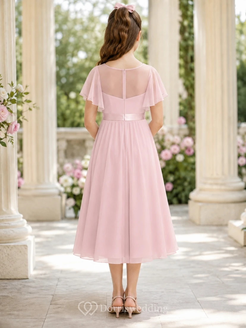 Vestido de dama de honor juvenil rosa caramelo, corte en A, largo midi, manga corta color joya, detalle de volantes, estilo romántico. view 2