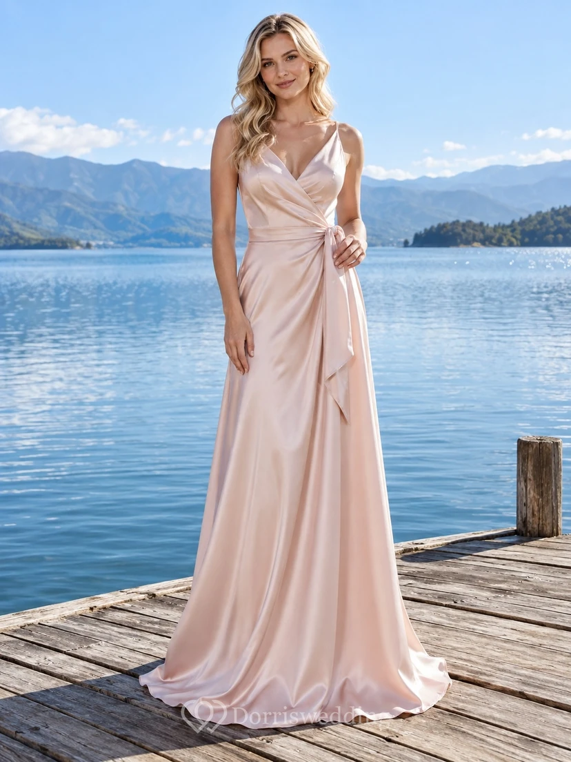Vestido de novia sencillo de satén color rosa empolvado con escote en V, sin mangas y lazo lateral, corte en A