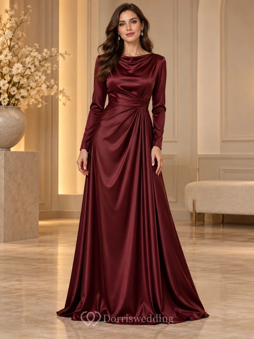 Robe de soirée sobre en satin drapé bordeaux à col bénitier et manches longues